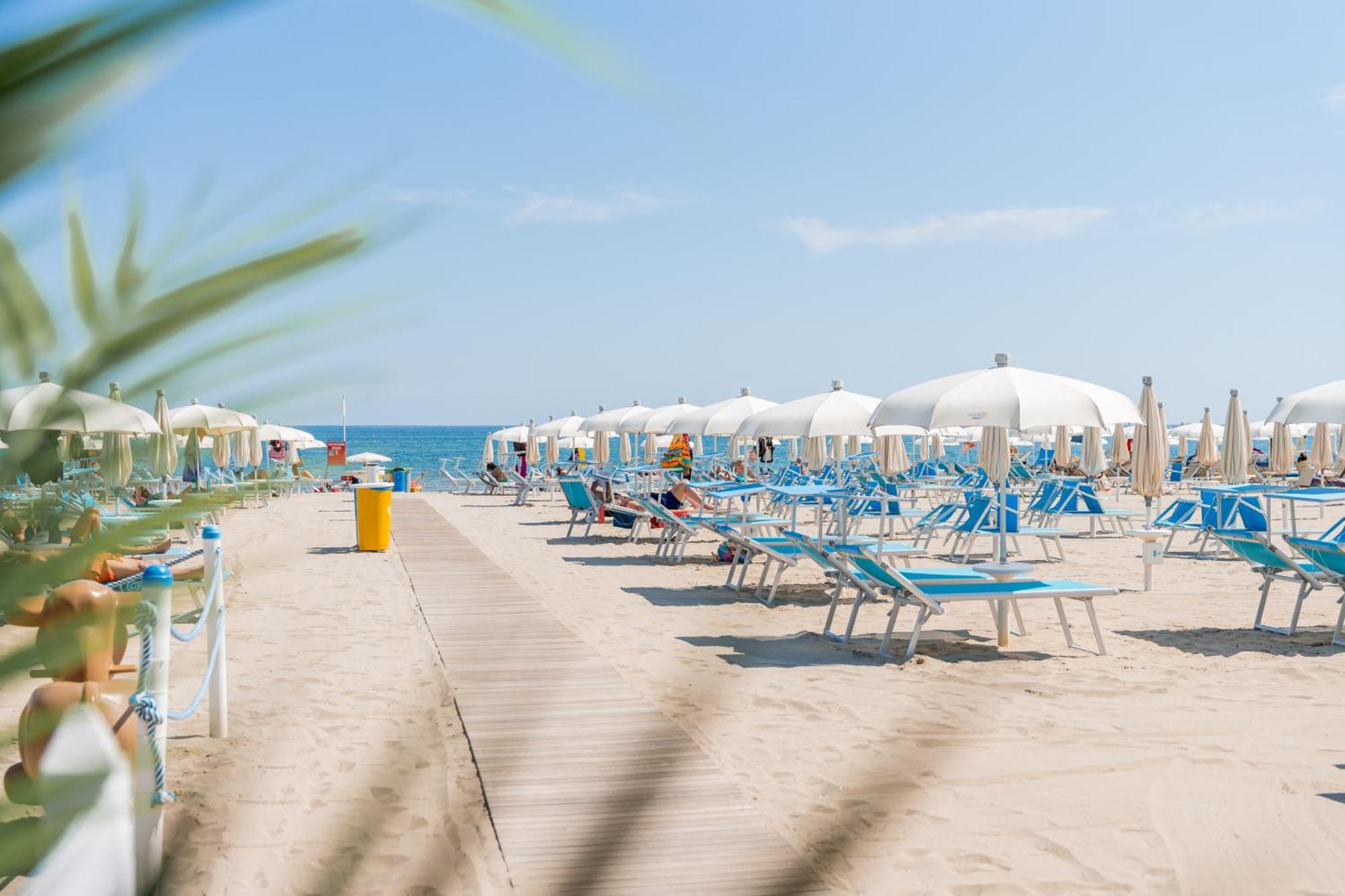 Club Del Sole Riccione Easy Camping Village Esterno foto
